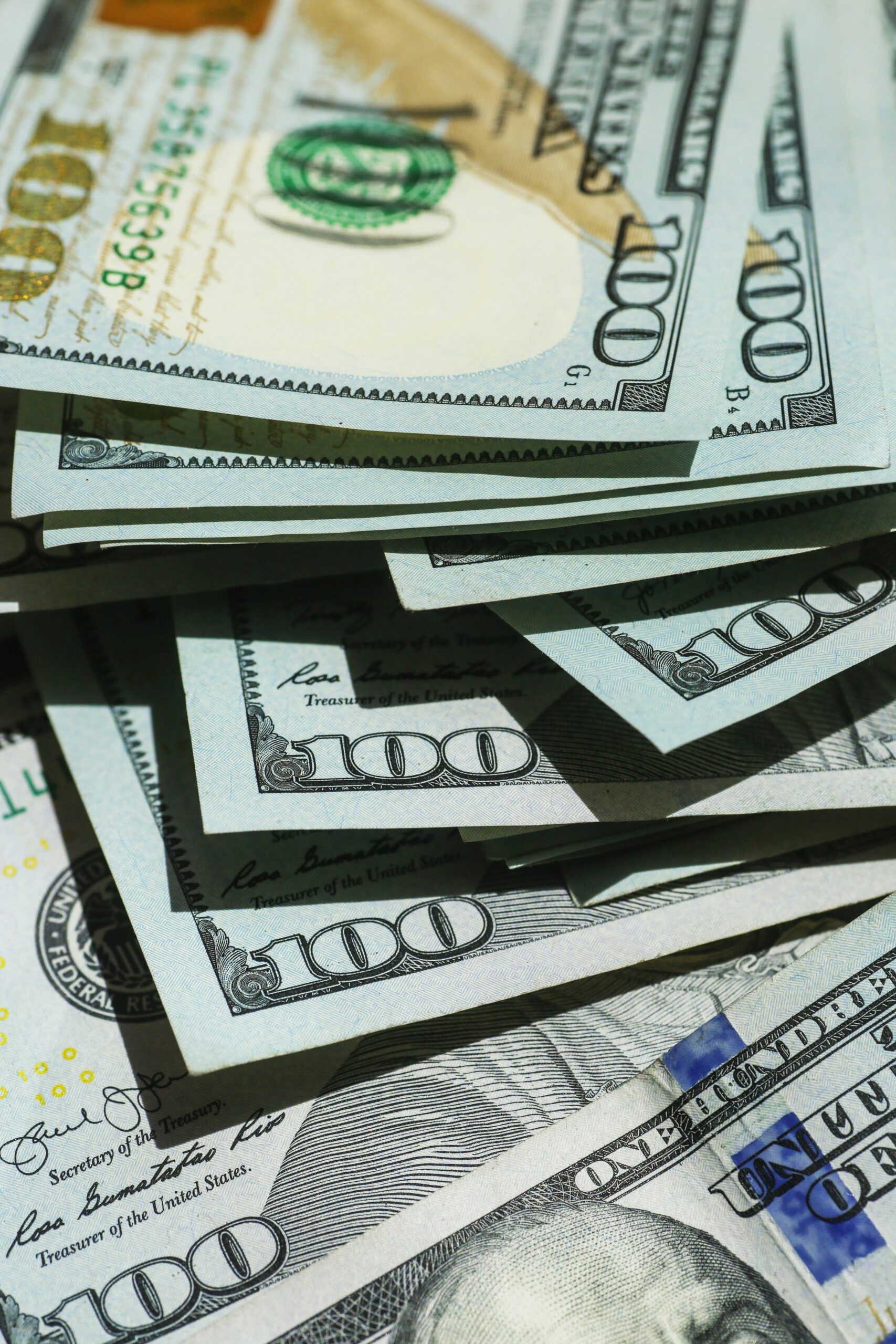 WHO IS RICH – Perhaps the Most Famous Teaching in Pirkei Avos Analzyed Beautifully